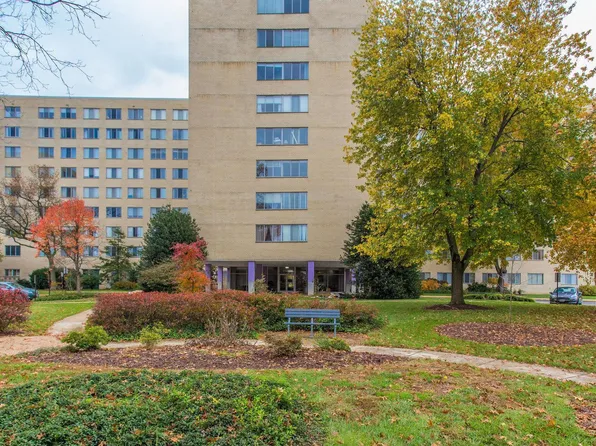 6621 Wakefield Dr APT 917, Alexandria, VA 22307