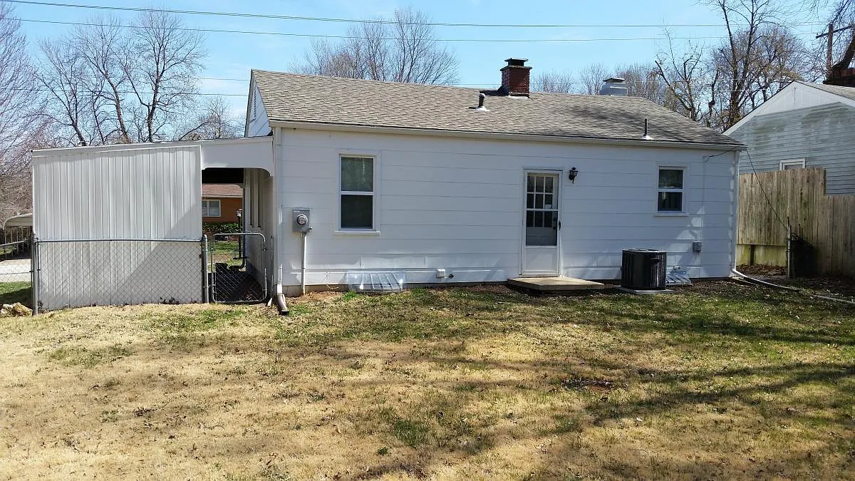2 bed, 768 sqft, $1,200 — Photo 2
