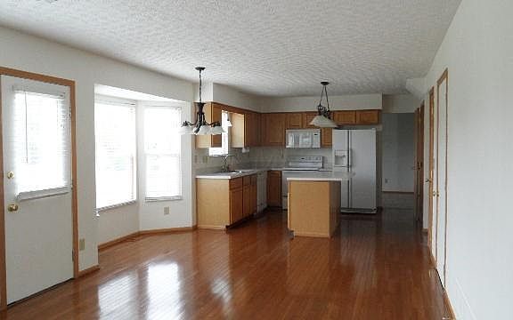 2nd image of 6976 Pine Hollow Dr