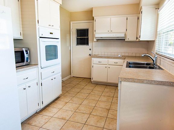 5th image of 1044 El Mar Ave