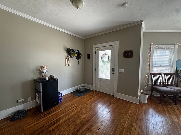 3rd image of 728 Poyntz Ave APT 1