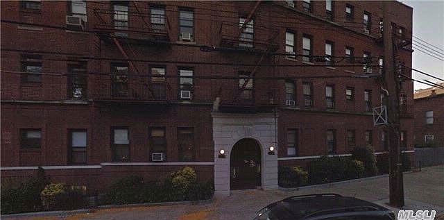1st image of 3118 Crescent St APT 3C