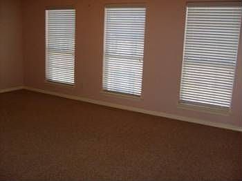 4th image of 3011 W Park Fairdale