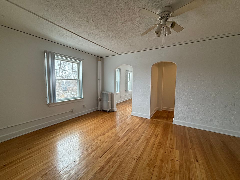 1st image of 727 N Capitol Ave #207