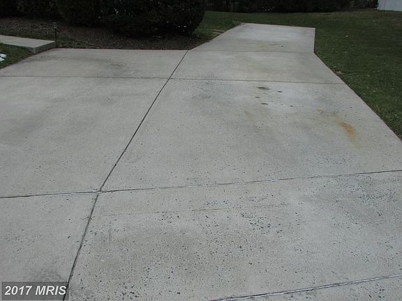 3rd image of 14200 Clayton St