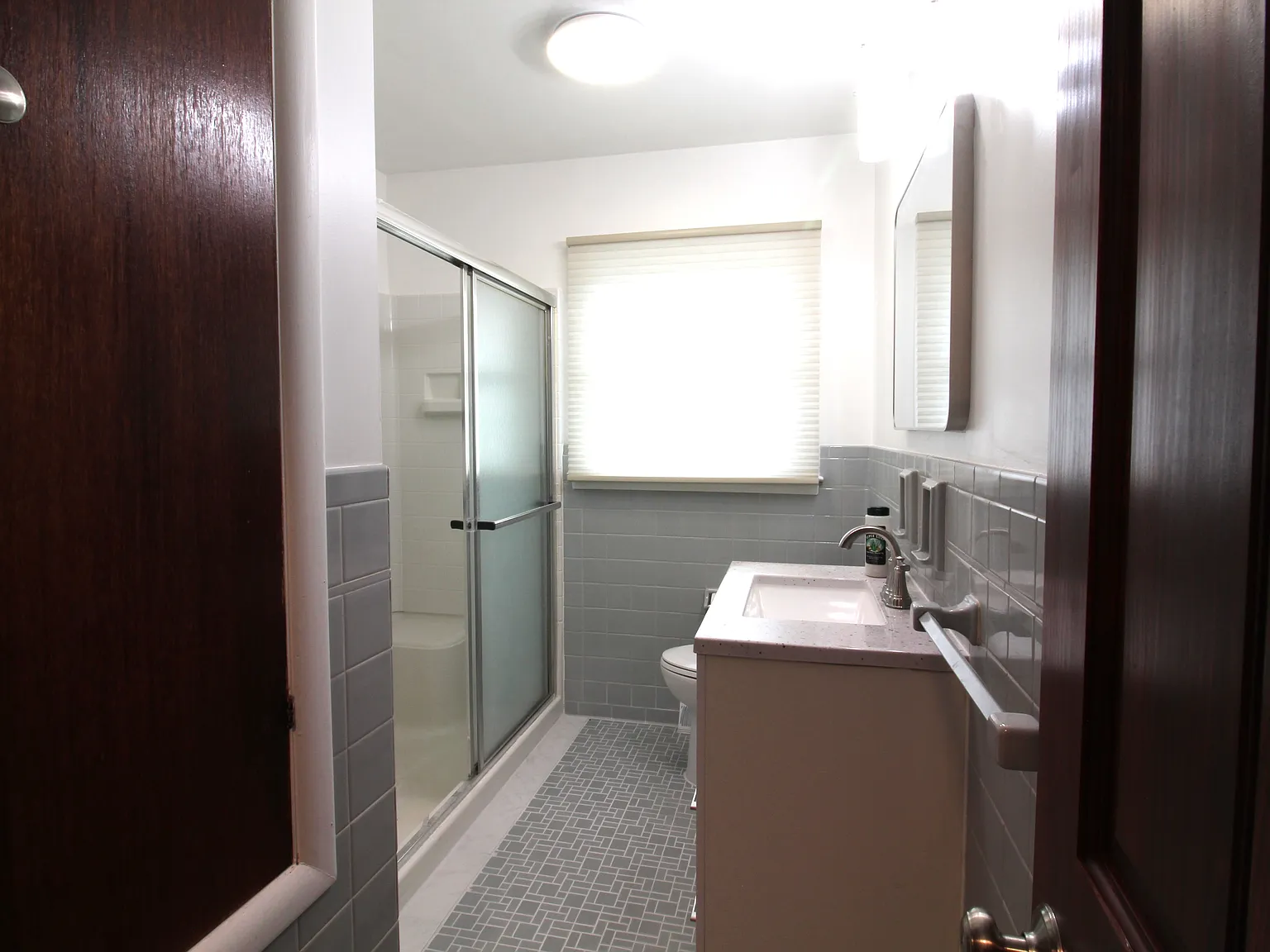 3 bed, 1948 sqft, $3,200 — Photo 4