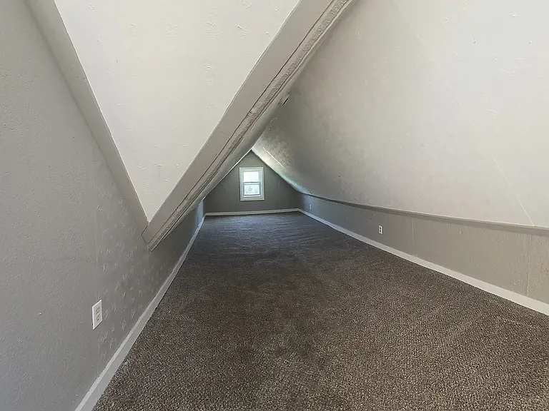1016 Ervin Ter — Photo 7