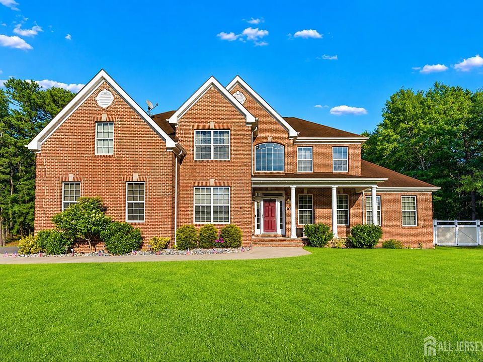 1st image of 10 Altori Ct