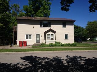 353 W 8th St, Winona, MN 55987