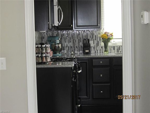 5th image of 579 Andover Cir