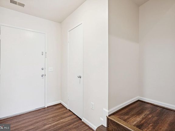 2nd image of 2688 Glengyle Dr #25