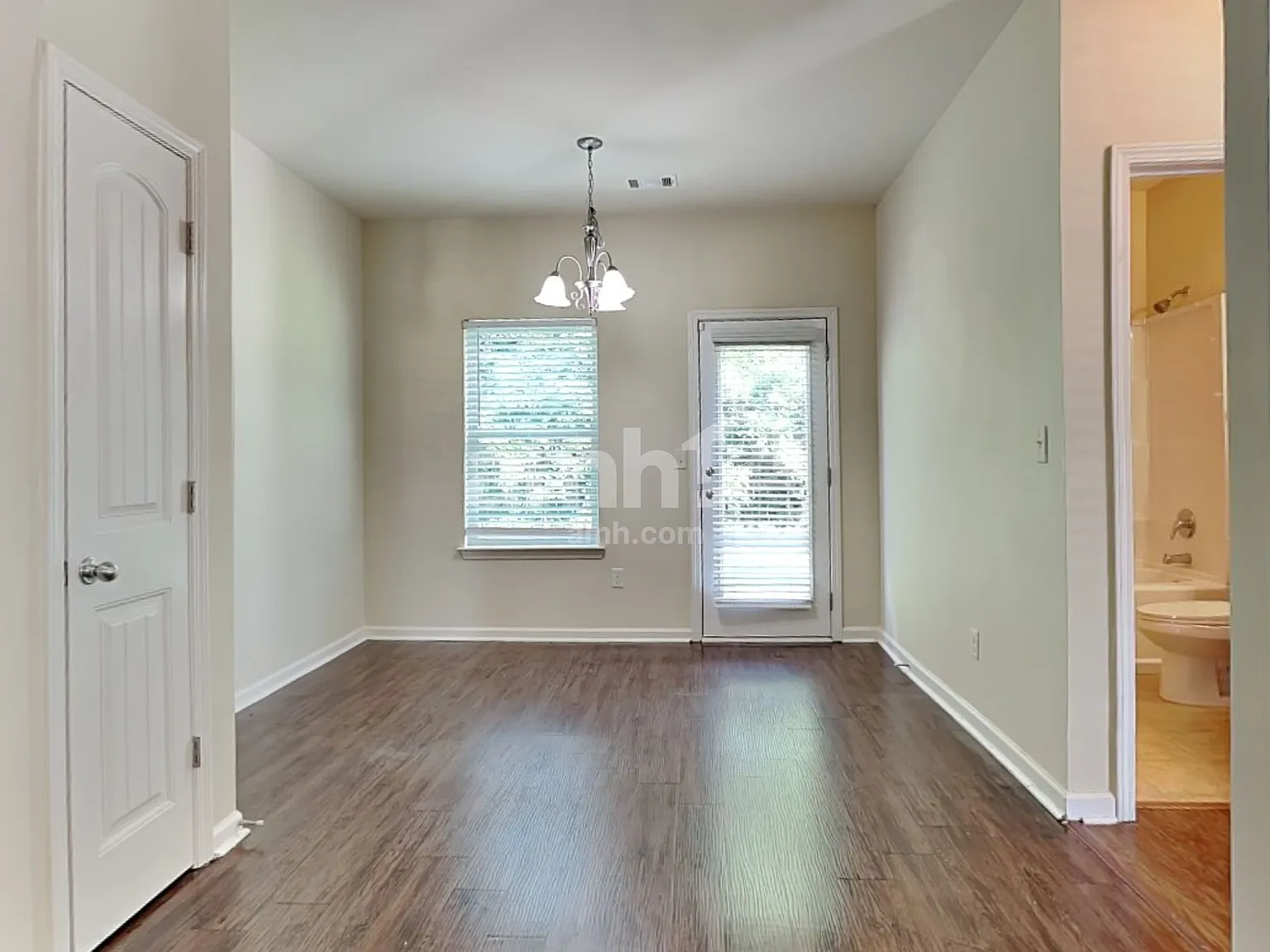 5 bed, 3.0 bath, 2514 sqft, $2,475 — Photo 4