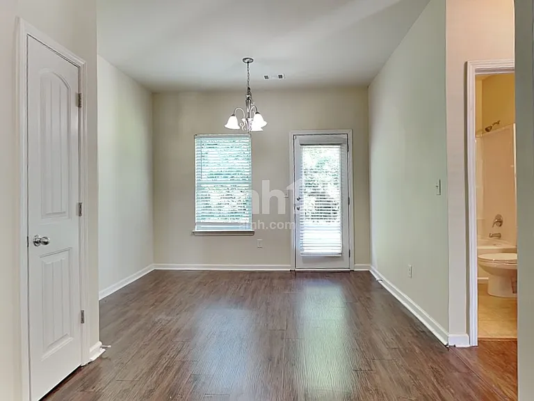 1470 Rose Terrace Cir — Photo 4