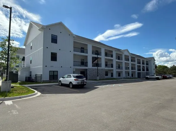 Oak Shore Commons