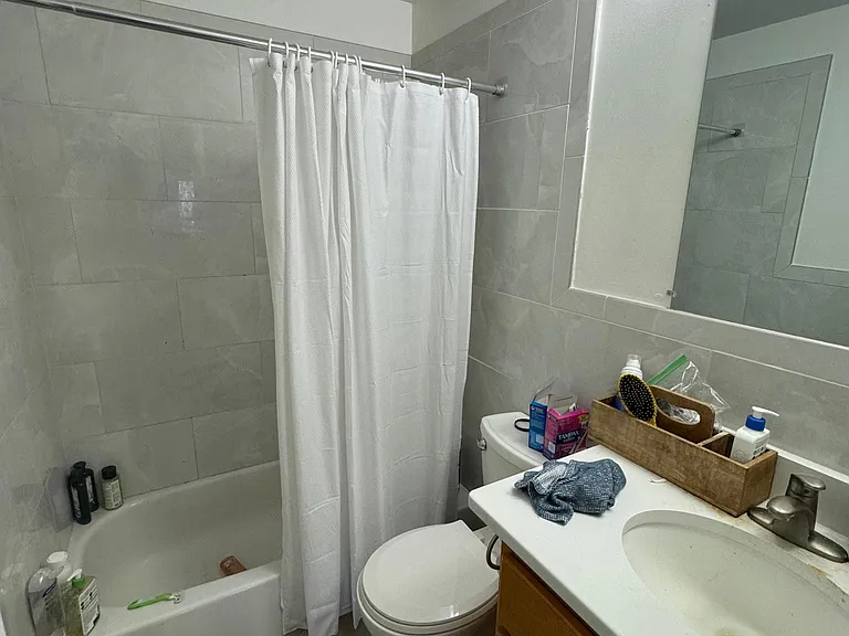 3741 Lancaster Ave #2RR — Photo 4