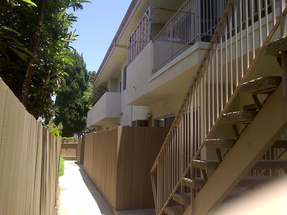 1st image of 1425 S Bundy Dr APT 2