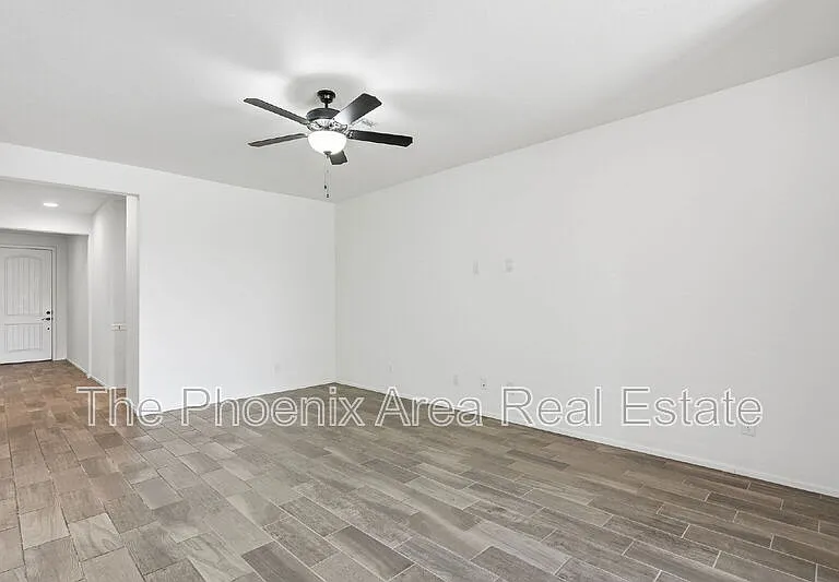 5263 W Leodra Ln — Photo 2
