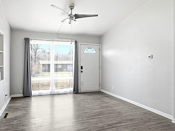 2nd image of 3120 SW Central Park Ave