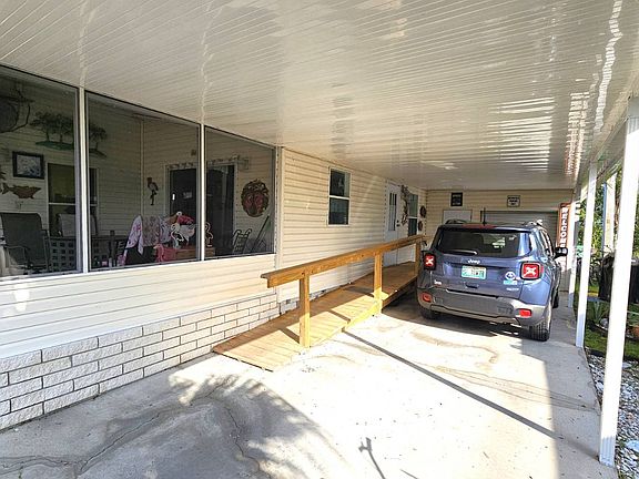 3rd image of 17100 Tamiami Trl #51