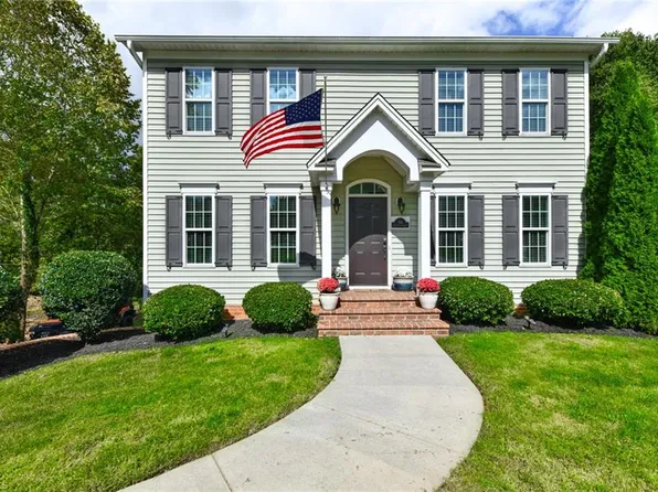 316 Cotswold Ln, King, NC 27021