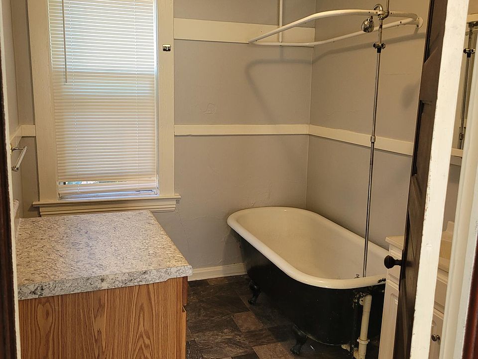 1st image of 1122 Davis Ave NW #2