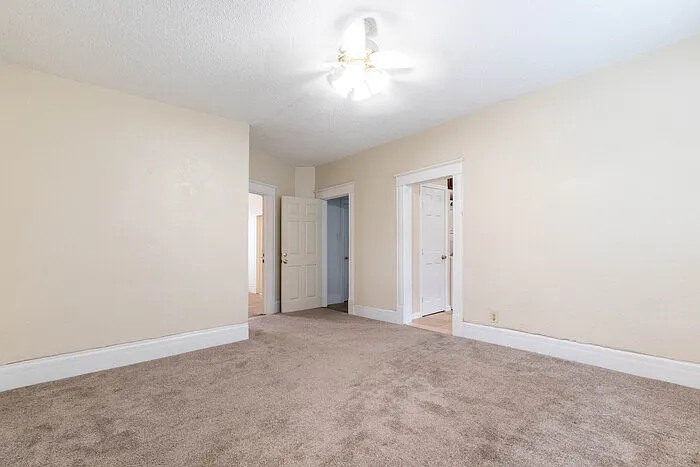 301 Fry St — Photo 7