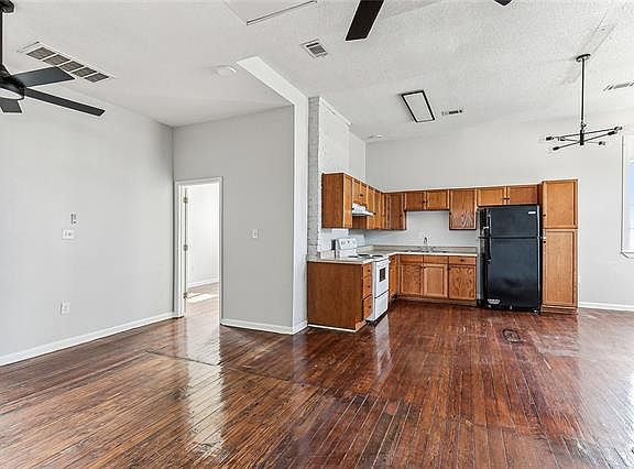 2nd image of 2403 Dumaine St #B