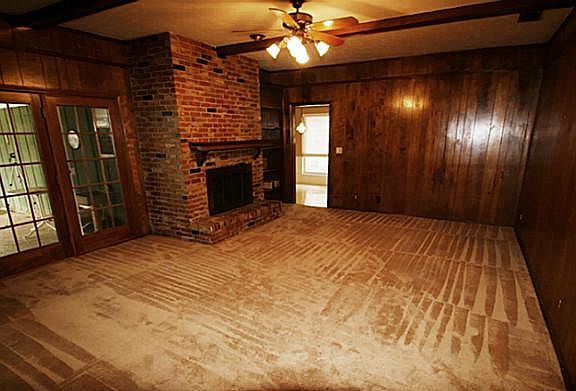 5th image of 2321 Greenhill Dr