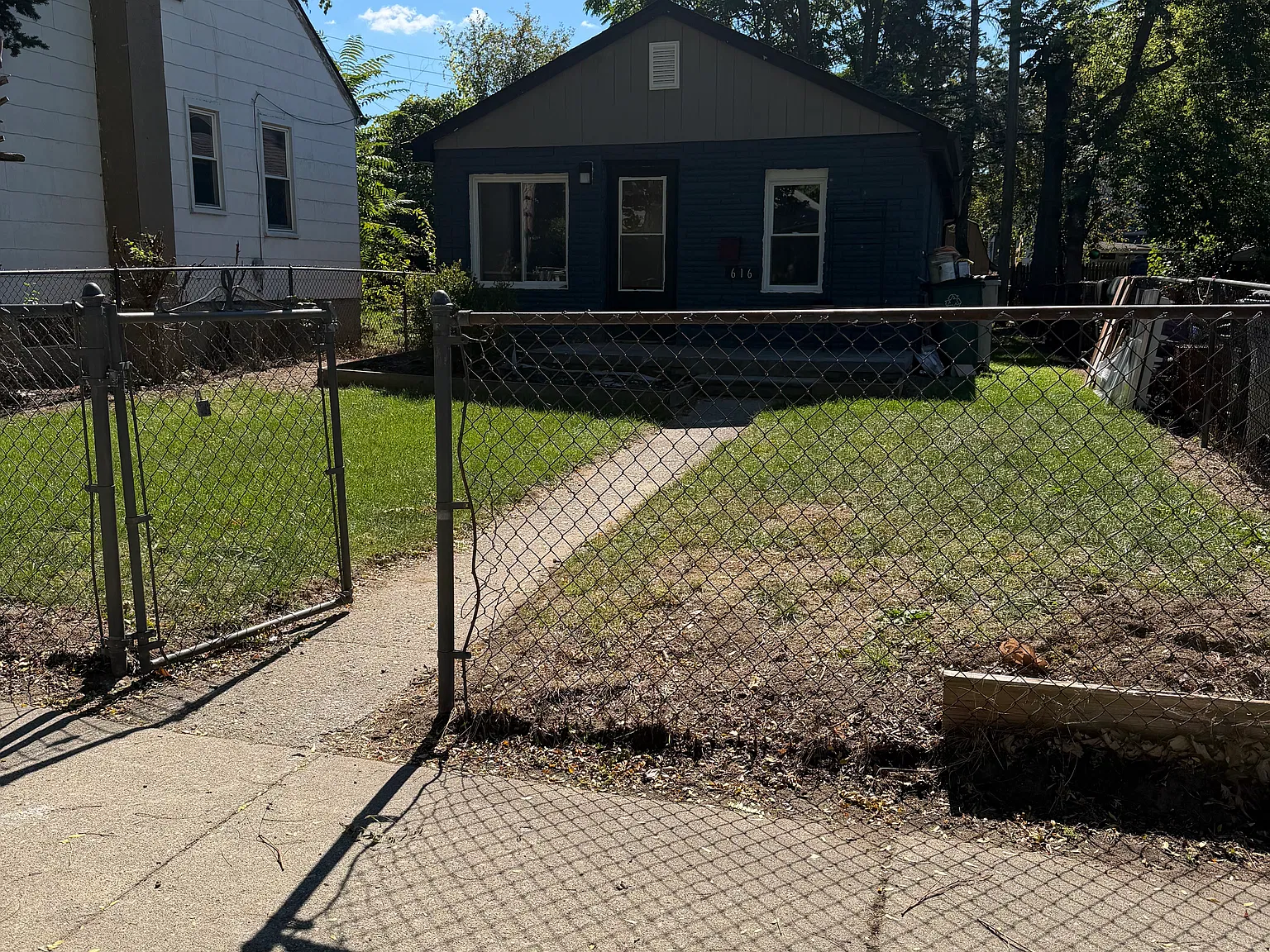 3 bed, 935 sqft, $1,775 — Photo 1