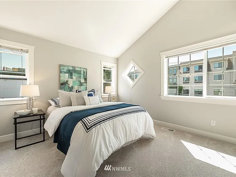 150 W Florentia St #A — Photo 7