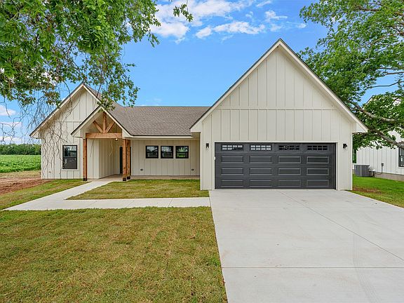 2nd image of 5200 Bogey Ln