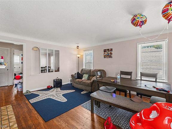 3rd image of 3878 W 134th St