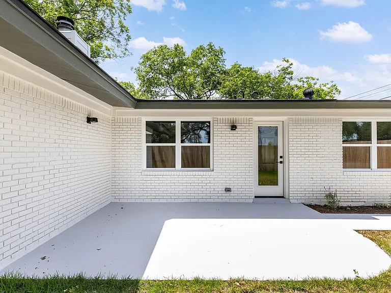 4501 Packsaddle Rd — Photo 32