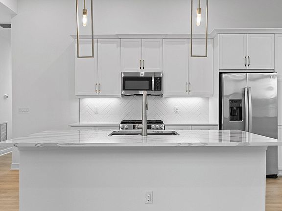 5th image of 308 SE Via Sangro