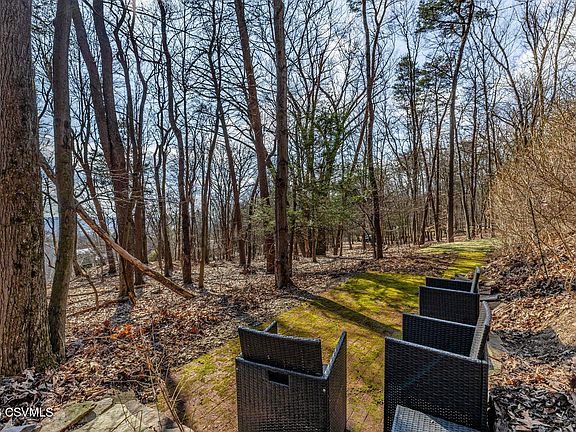 2nd image of 126 N Overlook Dr