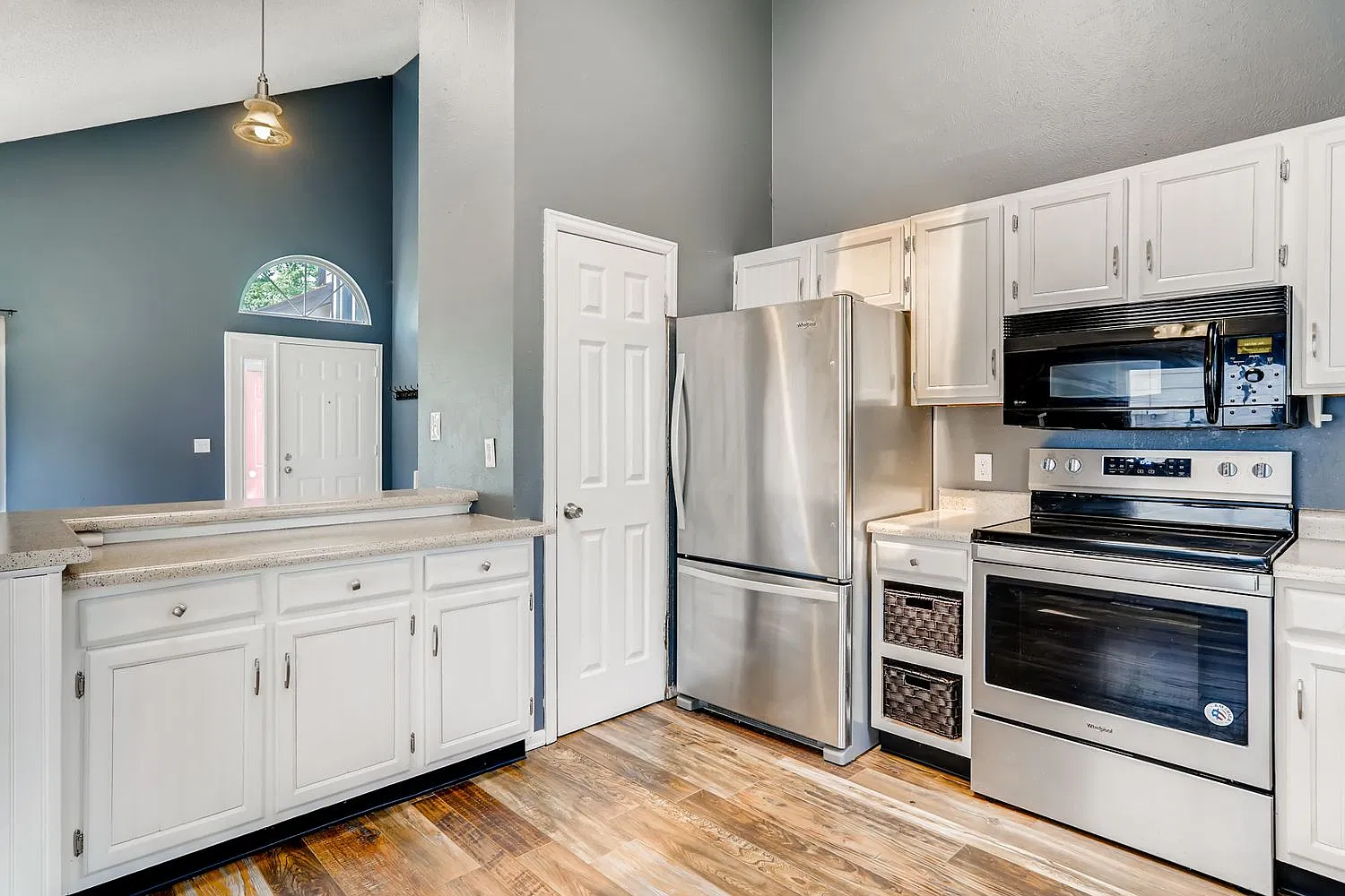 3 bed, 1724 sqft, $2,800 — Photo 3