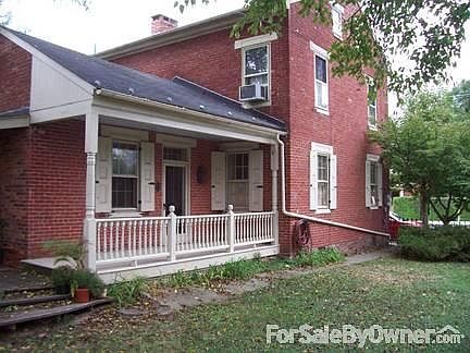 2nd image of 208 W King St
