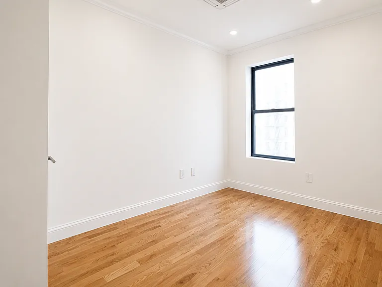 109 Park Pl #3R — Photo 4