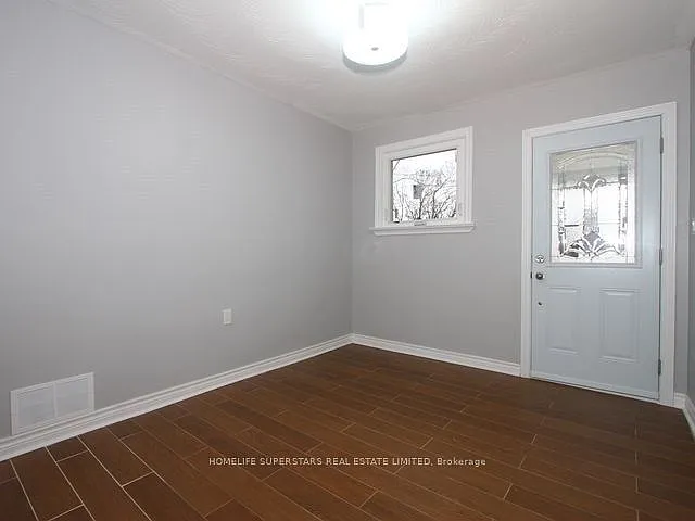 30 Elder Ave — Photo 3