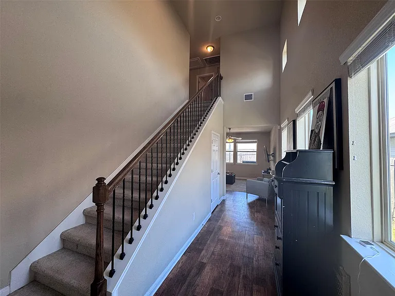 321 Callahan Ln — Photo 7