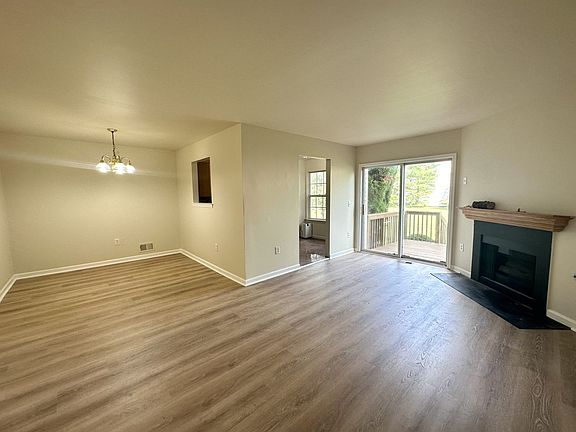 3rd image of 52 Victoria Dr