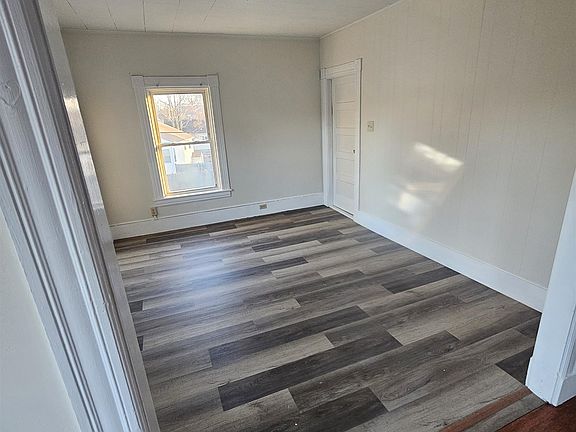 4th image of 90 Oakland Ave