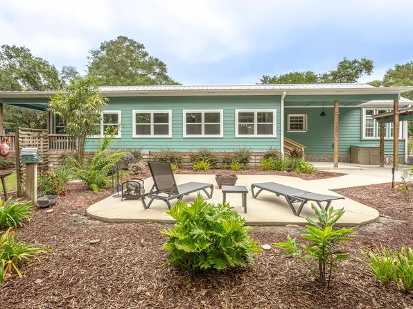 501 W 12th St #Se, Carrabelle, FL 32322