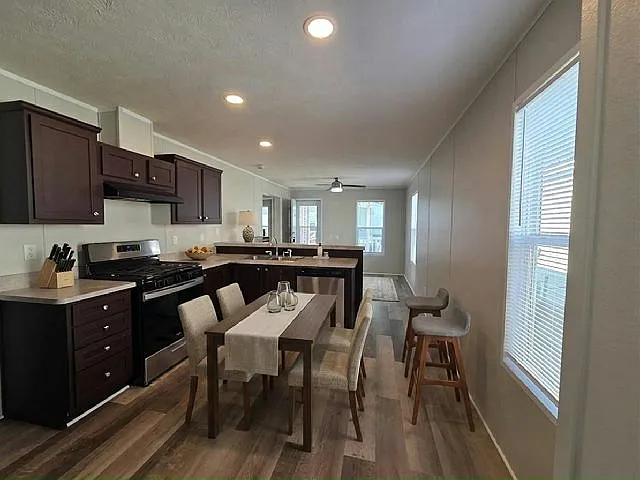 Building Photo - 225 Cardinal Ln #225