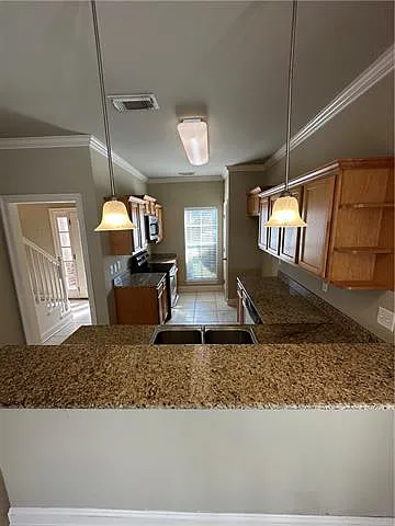 336 Lismore Ln — Photo 5