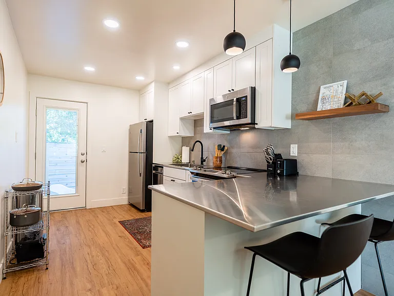 1126 Gold St #2 — Photo 7