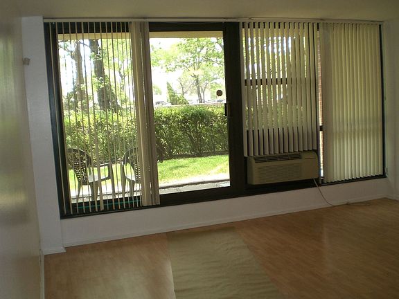 Spacious Living Room!