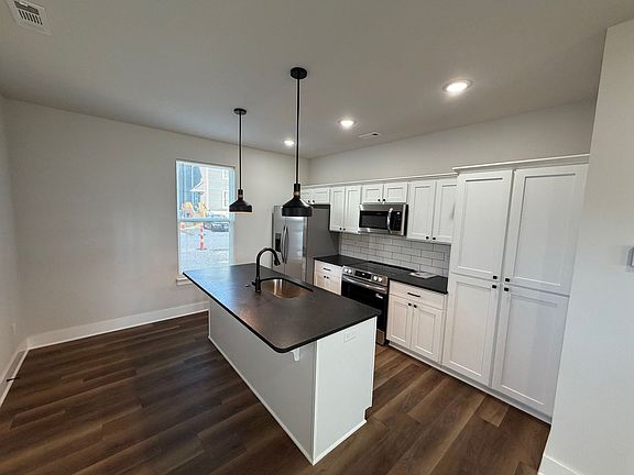 4th image of 1043 S Laramie Hts