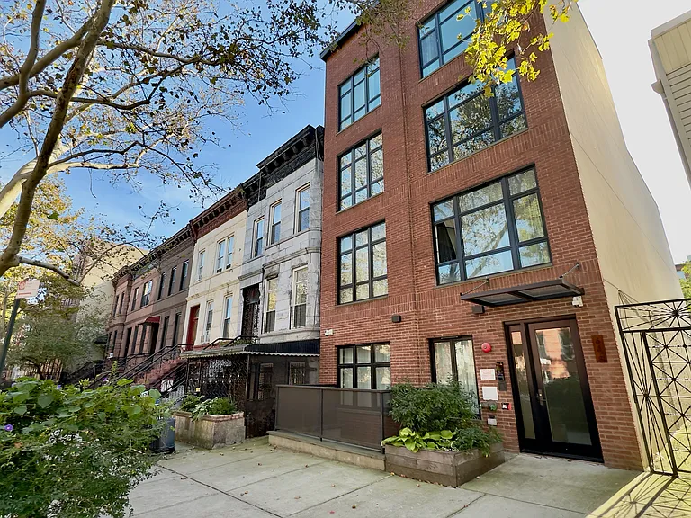 664 Jefferson Ave #3A — Photo 9