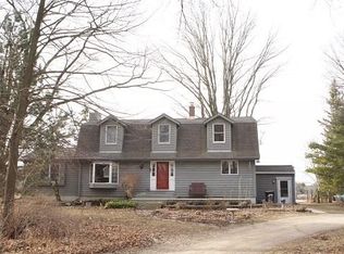 2165 Maple Rd, Grafton, WI 53024